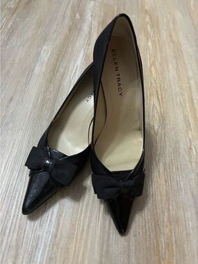 Ellen Tracy black shoes